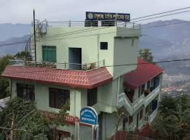 प्युठान उद्योग वाणिज्य संघको मतदान हुने पक्का भोट माग्न ब्यबसायीहरु घरघरमा