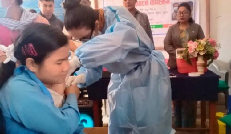 पहिलो मात्रा दृष्टिविहीन बालबालिका बाट टाइफाइड  बिरुद्धको खोप अभियान प्यूठानमा शुभारम्भ