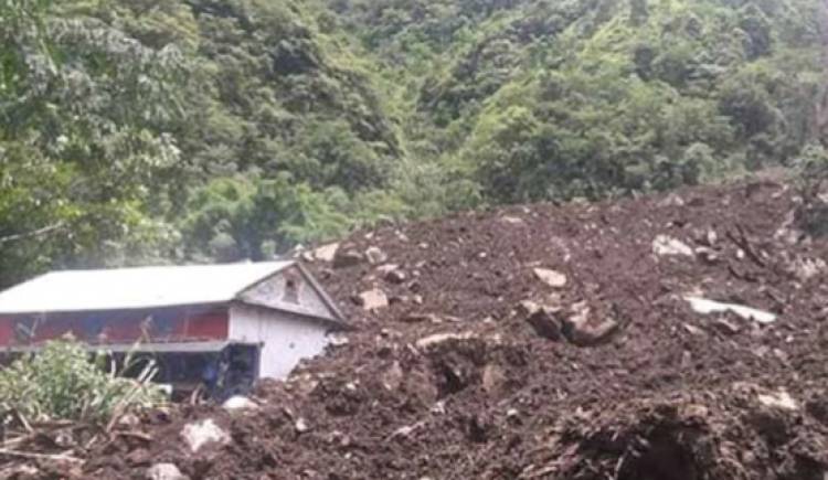 प्युठानमा पहिरोले घर बगाउँदा ४ जना बेपत्ता