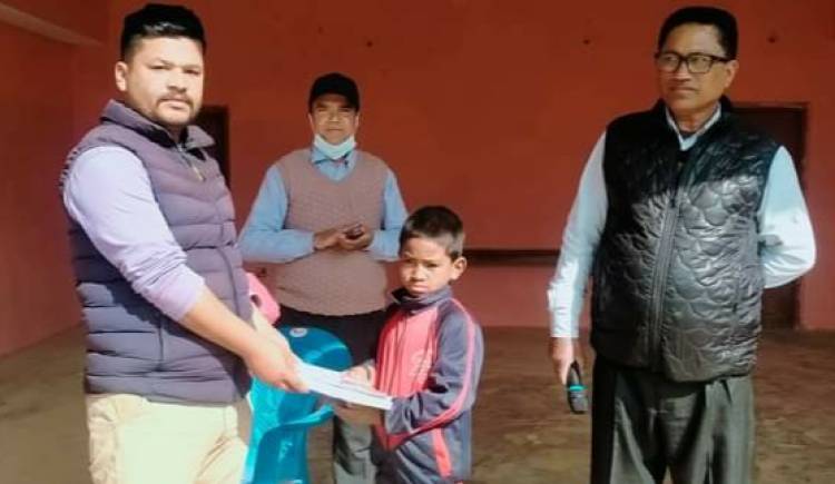 गरिब र असाहयको सारथी बन्दै वडा अध्यक्ष सुमन श्रेष्ठ  