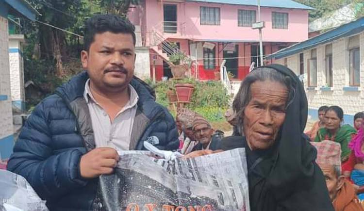 चाडवार्डमा विपन्न वर्गलाई सहयोग गरौं : नगर प्रवक्ता श्रेष्ठ 