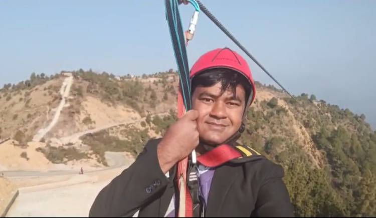 सेल्फी खिच्दै मल्लरानीमा 'जिपलाइन' सरर-मनै हरर..
