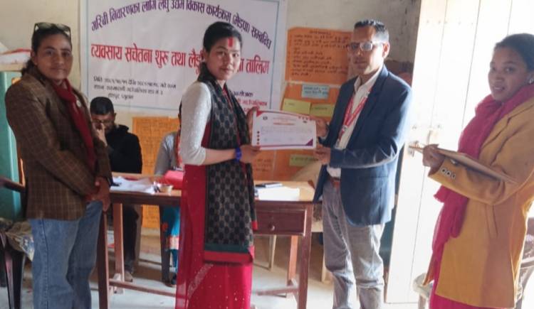 उद्यमी तयार गर्दै सरुमारानी गाउँपालिका,हंसपुरमा उद्यमशिलता बिकास तालिम सम्पन्न 