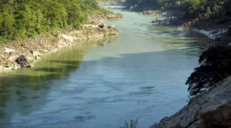 सुनकोसी नदीले बगाउँदा दुई जना बेपत्ता