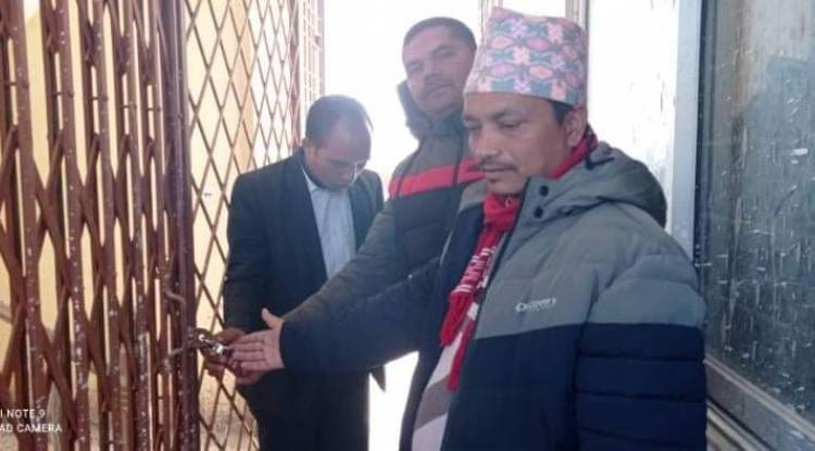प्यूठानको नेकपा पार्टी कार्यालय ओली पक्षको कब्जामा,लगाए ताला