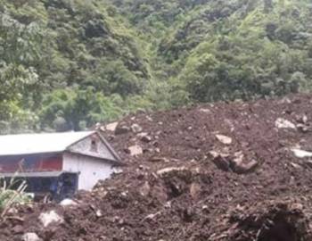 प्युठानमा पहिरोले घर बगाउँदा ४ जना बेपत्ता