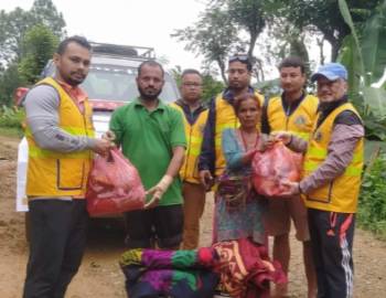 पहिरो पीडितलाई राहत पुर्‍याउन समुदायमा पुग्यो लायन्स क्लव