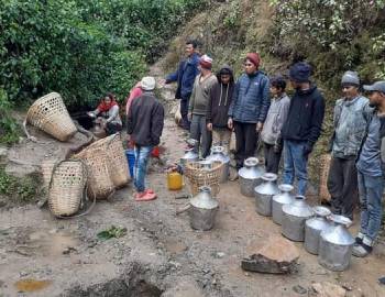 बार्है महिना एउटै कुवाको पानीको भरमा एक सय परिवार   