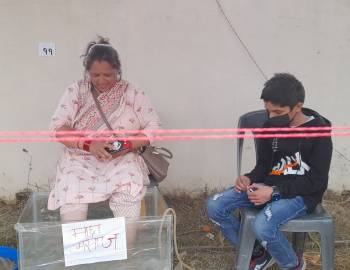 स्वर्गद्वारी प्युठान महोत्सव : विभिन्न रोग नियन्त्रण र उपचार  गराउनेको माछा मसाज केन्द्रमा आकर्षण