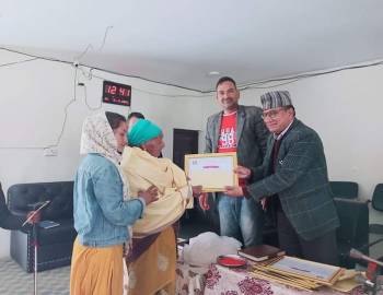 झिमरुकले गर्यो जेष्ठ नागरिकहरुलाई सम्मान