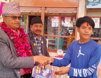 पठन संस्कृति विकास गर्न सन्जोग ट्रेडर्स प्युठान द्वारा ‘पुस्तक प्रदर्शन’