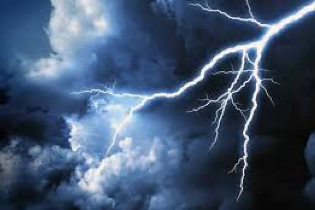 चट्याङ लागेर तीन जनाको मुत्यु 