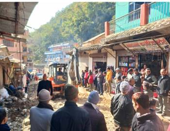 बाग्दुला बजारको अतिक्रमित सडक पेटी खाली गराइँदै,एक्सनमा उत्रियो प्यूठान नगरपालिका