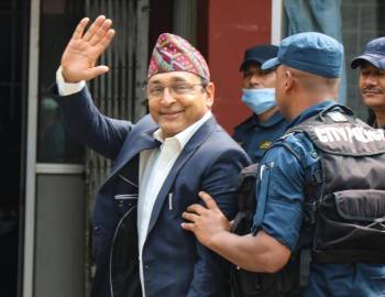 कारागारमा टोप बहादुर रायमाझीसंगको भेट
