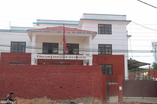 पाल्पामा पैदल हिँडेर आउन पनि रोक