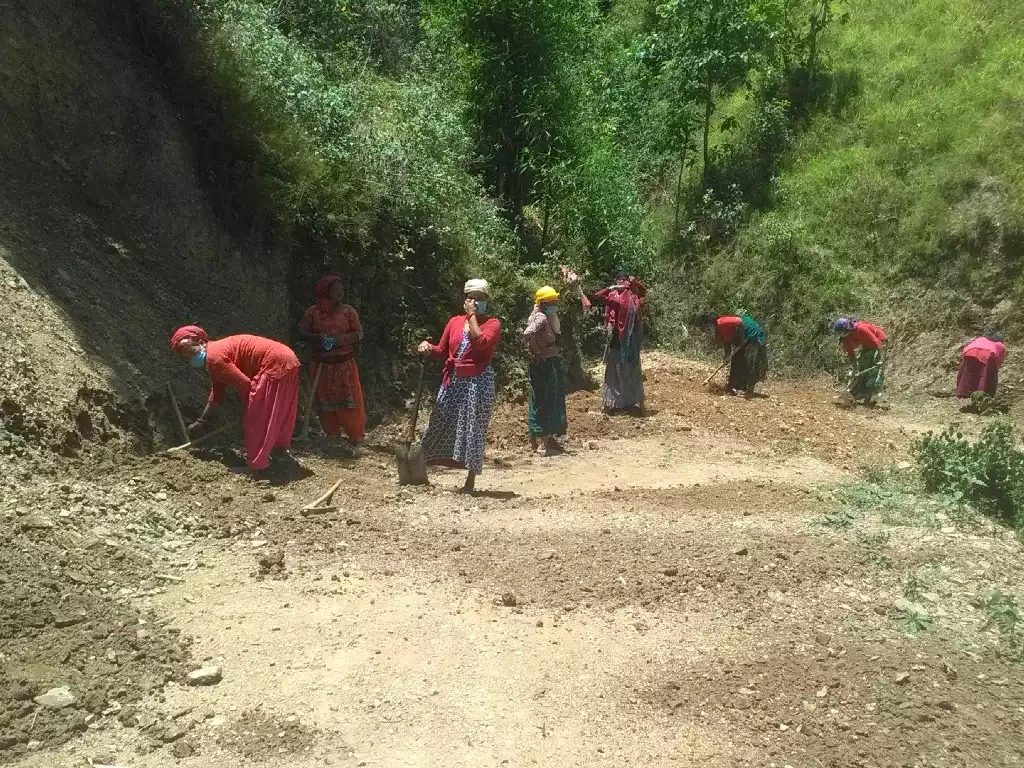 लकडाउनमा काम पाउदा प्युठानका श्रमिक खुसी
