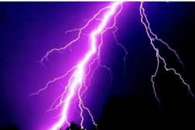 प्युठानमा चट्याङ लागेर दुई घाइते 