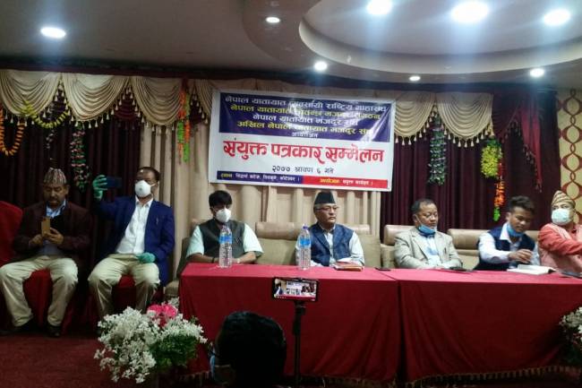 बिहीबारदेखि सार्वजनिक यातायात सञ्चालन गर्ने यातायात व्यवसायीको घोषणा  