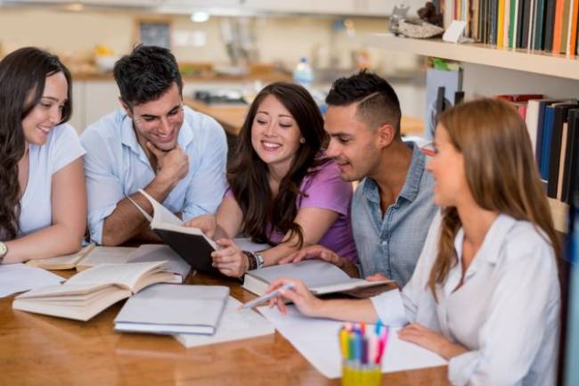 कलेज खुलेपछि सैयौं विद्यार्थीलाई कोरोना संक्रमण