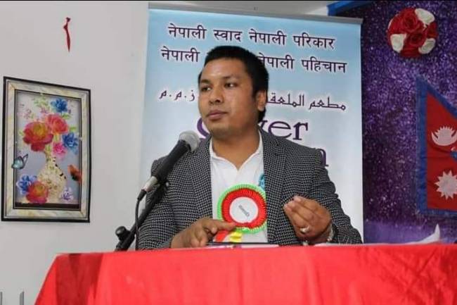 अशक्त अधिकारी दम्पतीको घर निर्माणका लागि दुबइ बाट दुजमानले गरे  ५ हजार सहयोग 