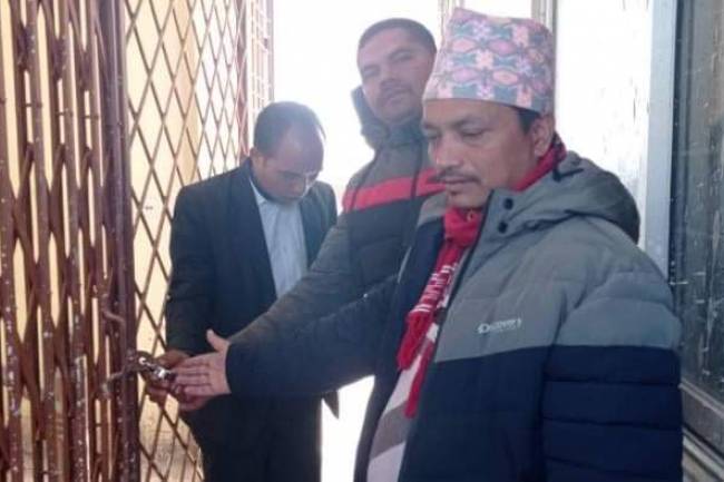 प्यूठानको नेकपा पार्टी कार्यालय ओली पक्षको कब्जामा,लगाए ताला