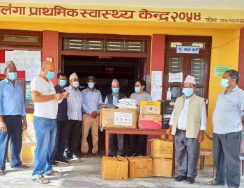 युवा ब्यबसायी मनोज श्रेष्ठको पहलमा स्वास्थ्य सामाग्री प्रदान